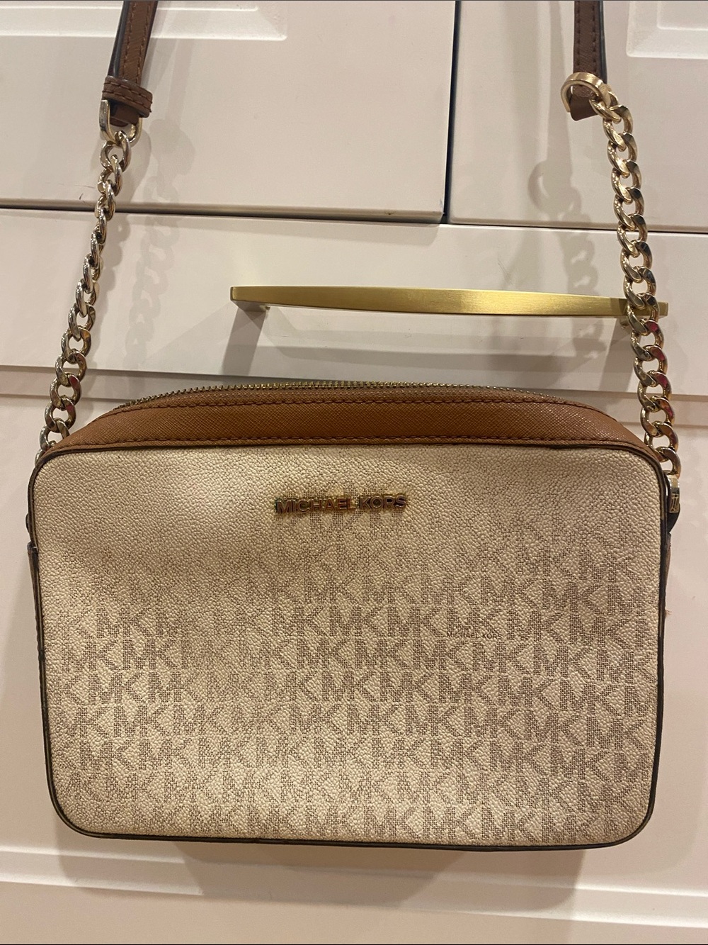 Michael Kors Cream & Brown Logo-Print Crossbody Bag w adjustable chain strap